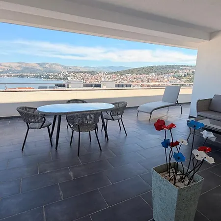 Luxury Pronoia With Swimming Pool Lägenhet